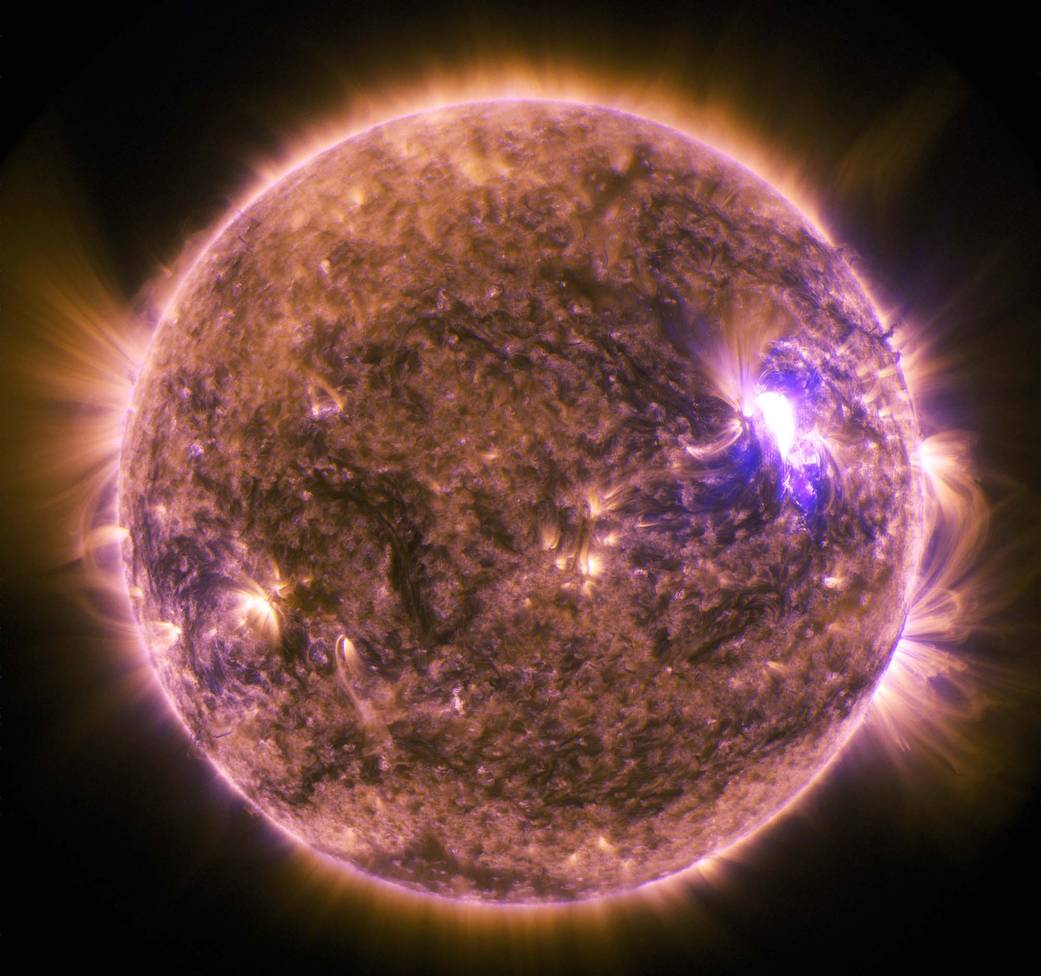 Solar Dynamics Observatory Sees M7.9-Class Solar Flare